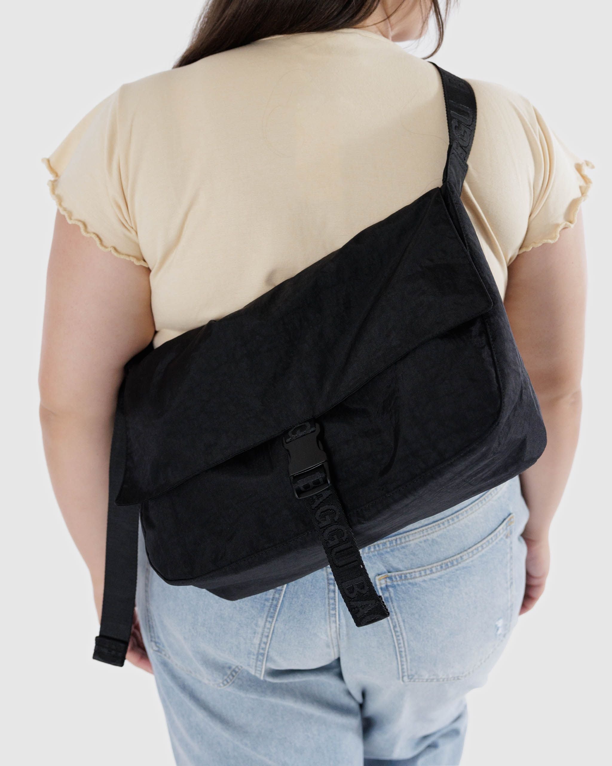 Nylon Messenger Bag Black BAGS