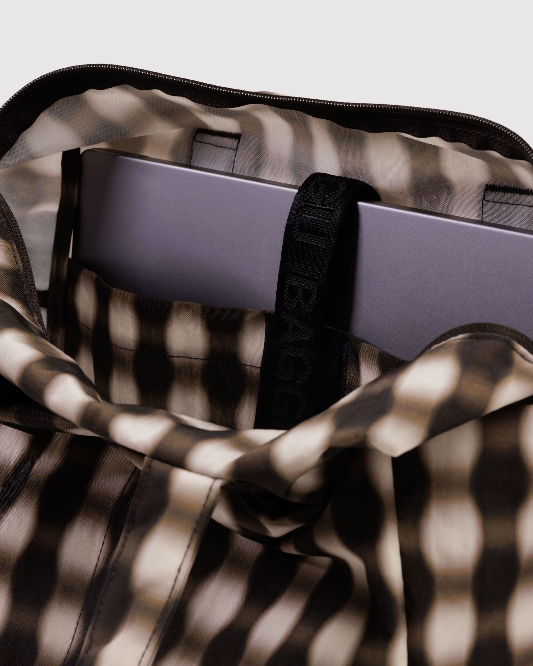 Everyday Cloud Bag Blurred Gingham Brown BAGS
