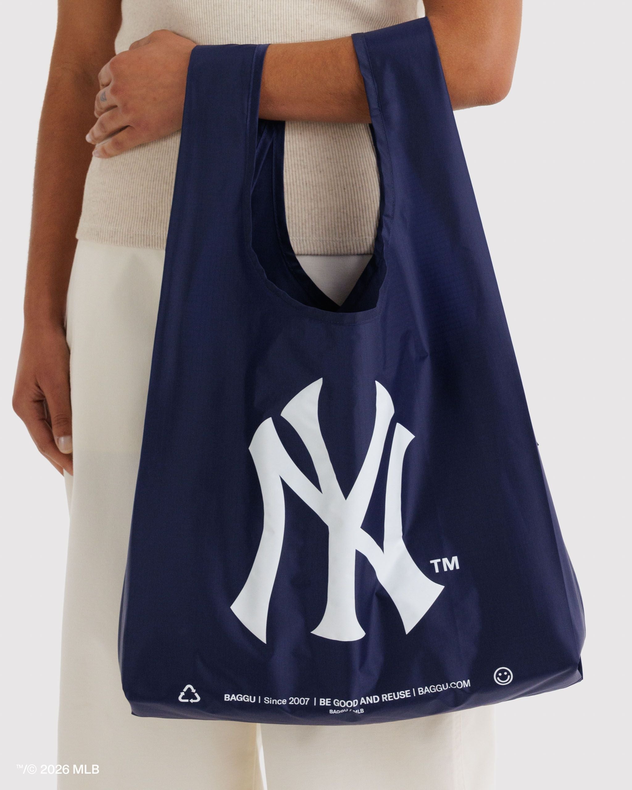 Standard Baggu New York Yankees™ BAGS